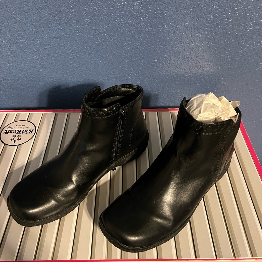 Croft & Barrow Size 7 1/2M Black Boots EUC